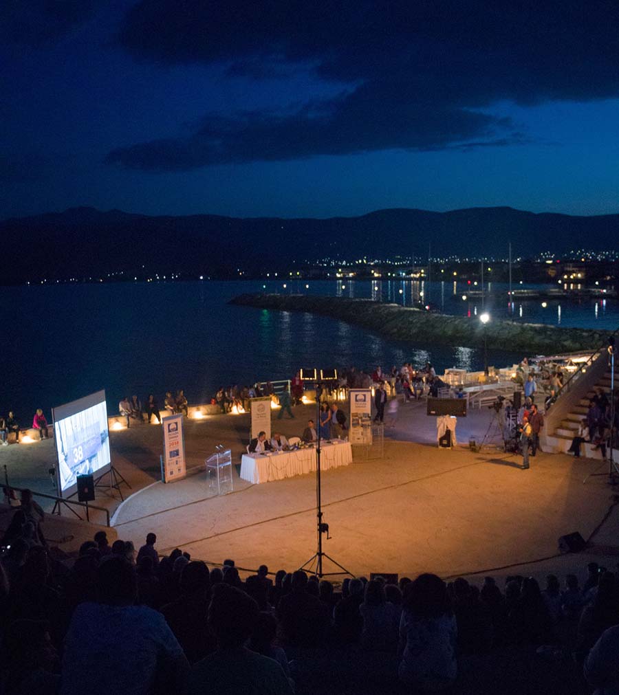 εκδήλωση ανακοίνωσης των βραβευμένων ακτών και μαρίνων για το 2018 στο Θέατρο «Μελίνα Μερκούρη» στο Παράλιο Άστρος